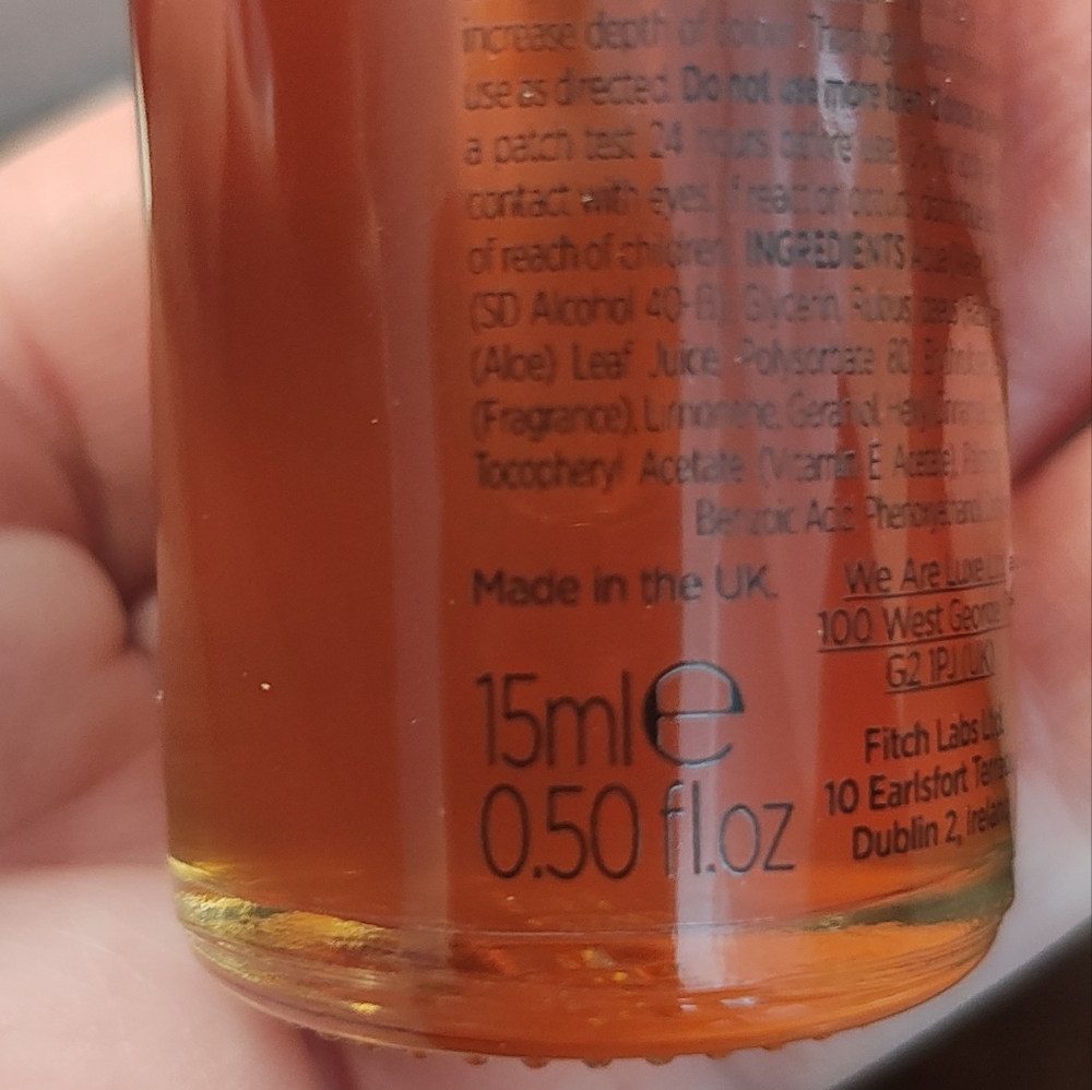 The Body Illuminating Self-Tan Drops - Picture 3 of 3